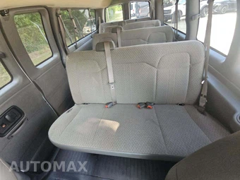 2026 Chevrolet Express 3500 Passenger Van LS 1LS 155.1" WB - miniatura 13