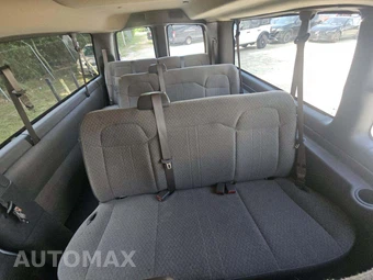 2026 Chevrolet Express 3500 Passenger Van LS 1LS 155.1" WB - miniatura 14