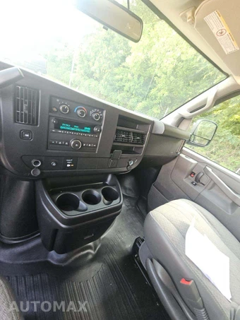 2026 Chevrolet Express 3500 Passenger Van LS 1LS 155.1" WB - miniatura 10