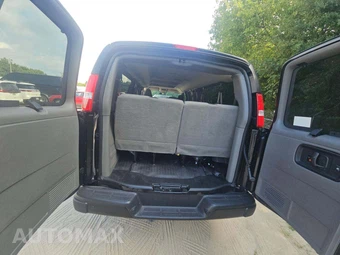 2026 Chevrolet Express 3500 Passenger Van LS 1LS 155.1" WB - miniatura 15