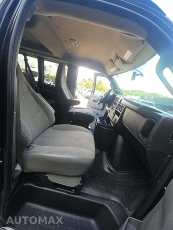 2026 Chevrolet Express 3500 Passenger Van LS 1LS 155.1" WB - miniatura 19