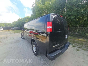 2026 Chevrolet Express 3500 Passenger Van LS 1LS 155.1" WB - miniatura 2