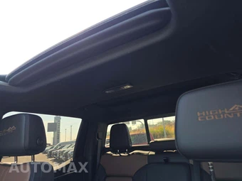2026 Chevrolet Silverado 1500 High Country Crew Cab Short Bed 3LZ - miniatura 8