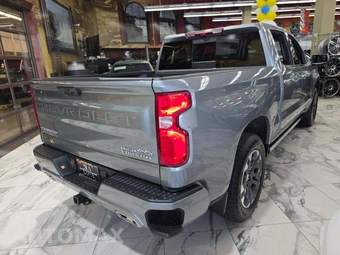 2026 Chevrolet Silverado 1500 High Country Crew Cab Short Bed 3LZ - miniatura 3