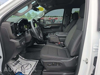2026 Chevrolet Silverado 1500 LT Trail Boss Crew Cab Short Bed 2LT - miniatura 3