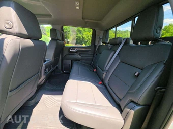2026 Chevrolet Silverado 1500 LT Trail Boss Crew Cab Short Bed 2LT - miniatura 13