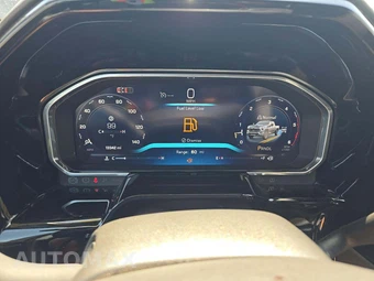 2026 Chevrolet Silverado 2500HD LT Crew Cab Long Bed 1LT - miniatura 9