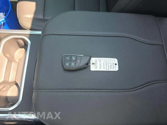 2026 Chevrolet Silverado 2500HD LTZ Crew Cab Short Bed 1LZ - miniatura 8