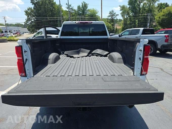 2026 Chevrolet Silverado 3500HD High Country Crew Cab Long Bed 3LZ - miniatura 11
