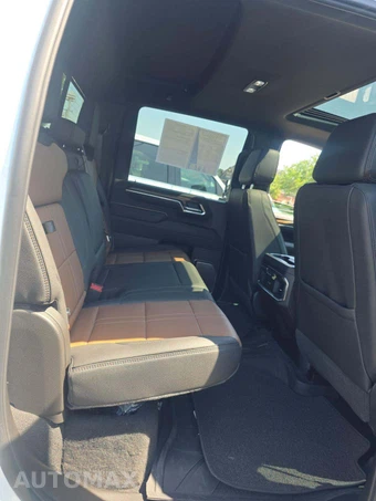 2026 Chevrolet Silverado 3500HD High Country Crew Cab Long Bed 3LZ DRW - miniatura 16