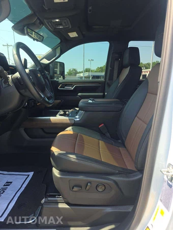2026 Chevrolet Silverado 3500HD High Country Crew Cab Long Bed 3LZ DRW - miniatura 6