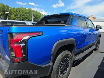 2026 Chevrolet Silverado EV Trail Boss Crew Cab Short Bed 3TR Max Range - miniatura 4