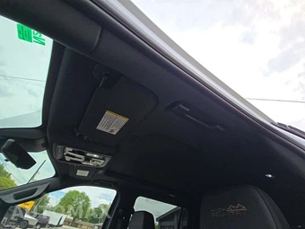 2026 Chevrolet Suburban High Country 3LZ - miniatura 8