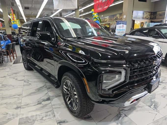 2026 Chevrolet Suburban Z71 2Z7 - miniatura 4