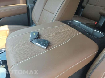 2026 Chevrolet Tahoe High Country 3LZ - miniatura 5