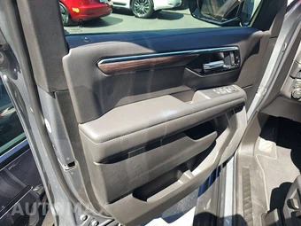 2026 Chevrolet Tahoe LS 1LS - miniatura 9