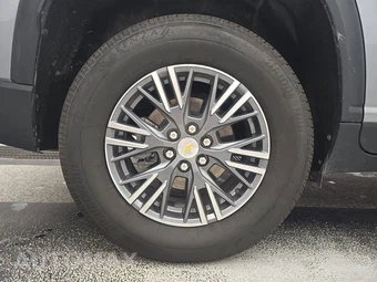 2026 Chevrolet Traverse LT - miniatura 5