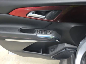 2026 Chevrolet Traverse Z71 - miniatura 9