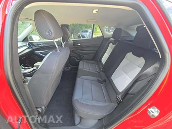 2026 Chevrolet Trax LS - miniatura 10