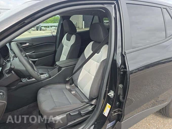 2026 Chevrolet Trax LS - miniatura 3