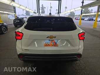 2026 Chevrolet Trax LS - miniatura 5