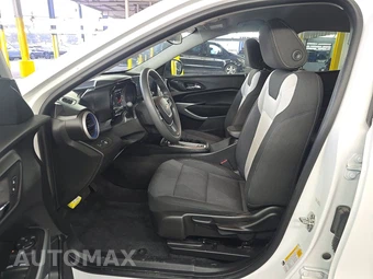 2026 Chevrolet Trax LS - miniatura 7
