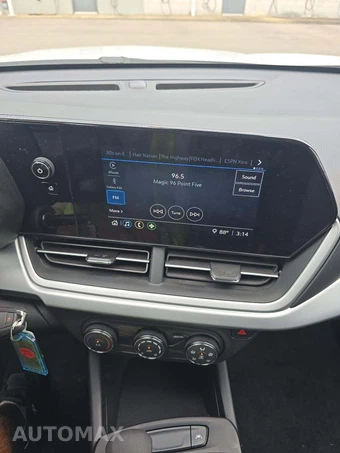 2026 Chevrolet Trax LS – miniatura 7