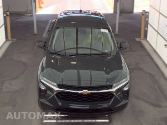 2026 Chevrolet Trax LS – miniatura 2