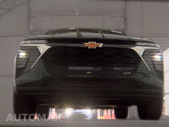 2026 Chevrolet Trax LS – miniatura 3