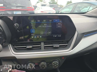 2026 Chevrolet Trax LS - miniatura 10