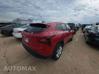 2026 Chevrolet Trax LS - miniatura 3