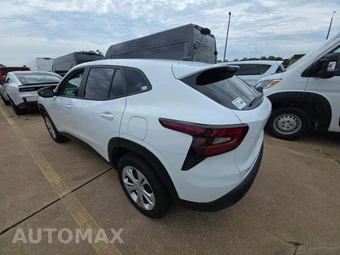 2026 Chevrolet Trax LS - miniatura 2