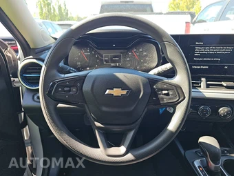 2026 Chevrolet Trax LS – miniatura 10