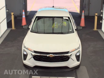 2026 Chevrolet Trax LS – miniatura 2