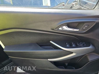 2026 Chevrolet Trax LS – miniatura 9