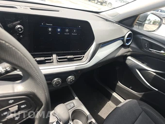 2026 Chevrolet Trax LS – miniatura 11