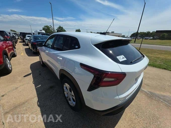 2026 Chevrolet Trax LS - miniatura 2