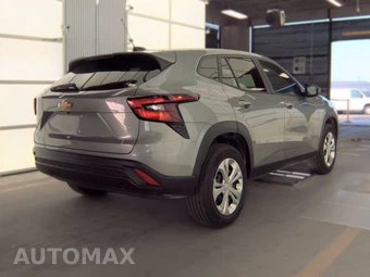 2026 Chevrolet Trax LS - miniatura 4