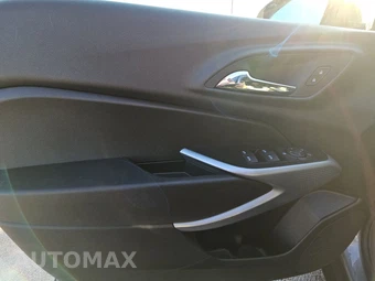 2026 Chevrolet Trax LS - miniatura 9