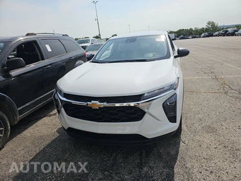 2026 Chevrolet Trax LS - miniatura 2