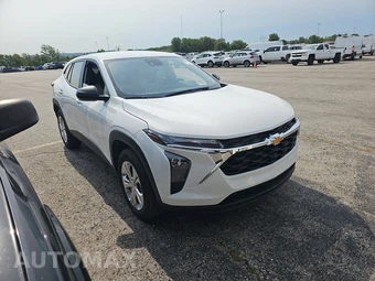 2026 Chevrolet Trax LS - miniatura 3