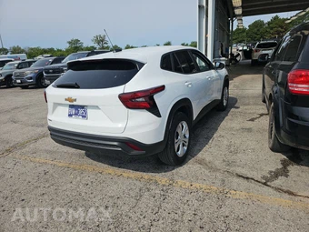 2026 Chevrolet Trax LS - miniatura 4