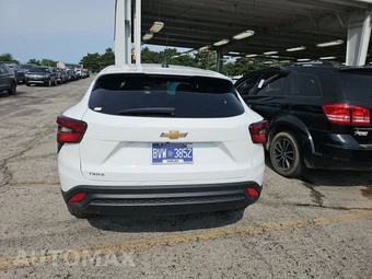 2026 Chevrolet Trax LS - miniatura 5