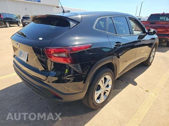 2026 Chevrolet Trax LS – miniatura 3