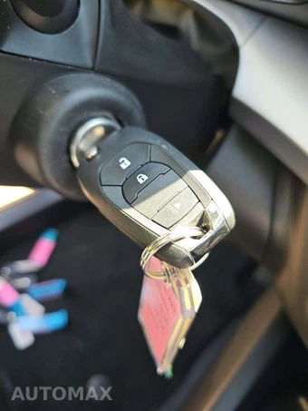 2026 Chevrolet Trax LS – miniatura 8