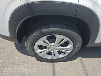 2026 Chevrolet Trax LS – miniatura 10