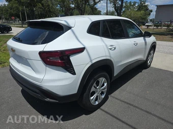 2026 Chevrolet Trax LS – miniatura 4