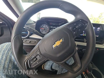 2026 Chevrolet Trax LS – miniatura 10