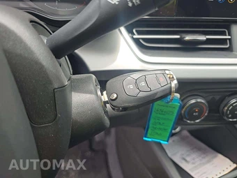 2026 Chevrolet Trax LS – miniatura 5