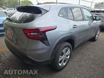 2026 Chevrolet Trax LS - miniatura 3